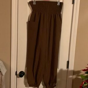 Shein size large elastic waist pocket and elastic bottoms dark brown